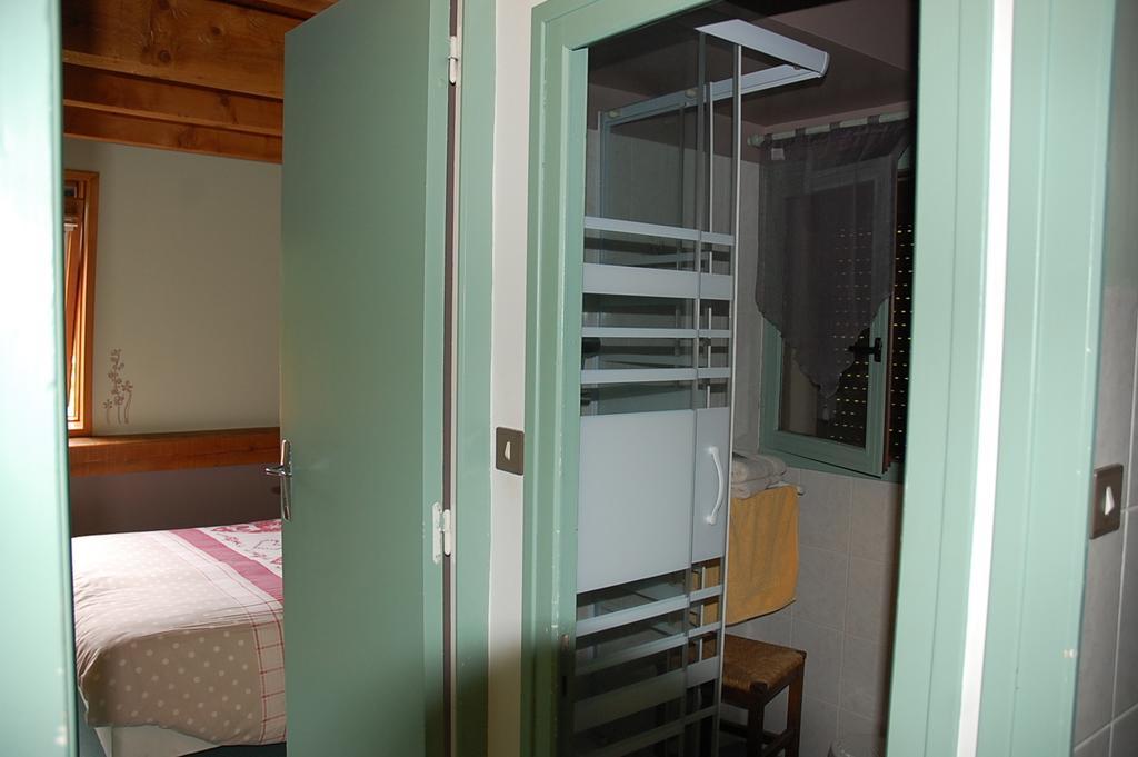 Hotel Les Airelles Saint-Cirgues-en-Montagne Zimmer foto